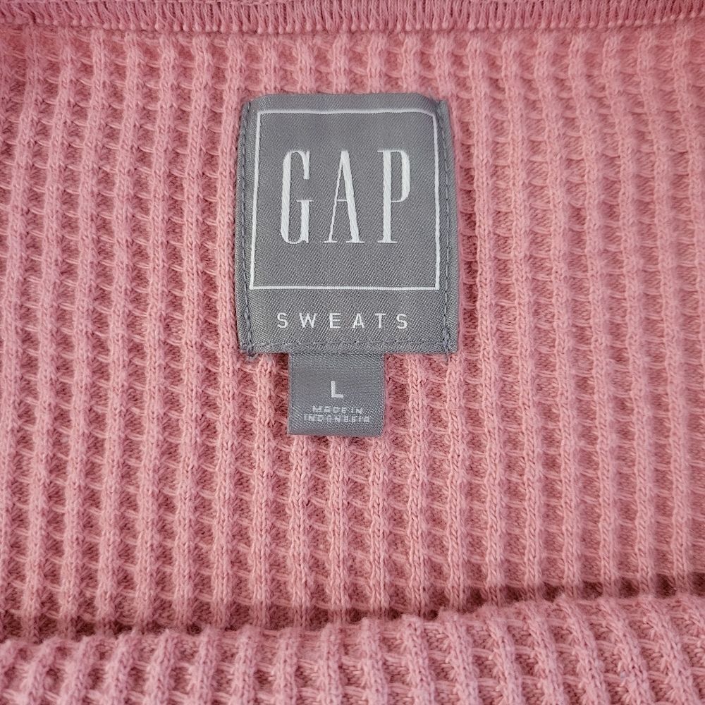 Gap Cropped Waffle-Knit Sweatshirt - Picture 3 of 9